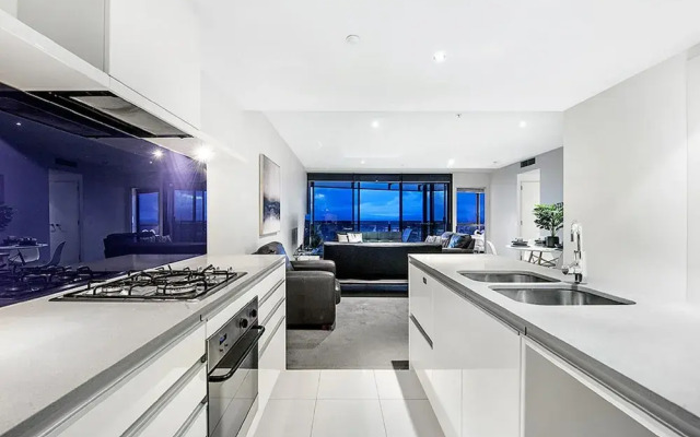 Circle on Cavill - Holidays Gold coast