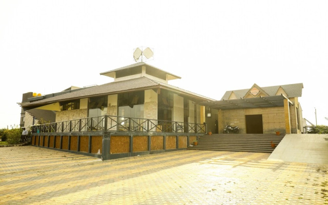 OYO 28365 Hotel The Cult