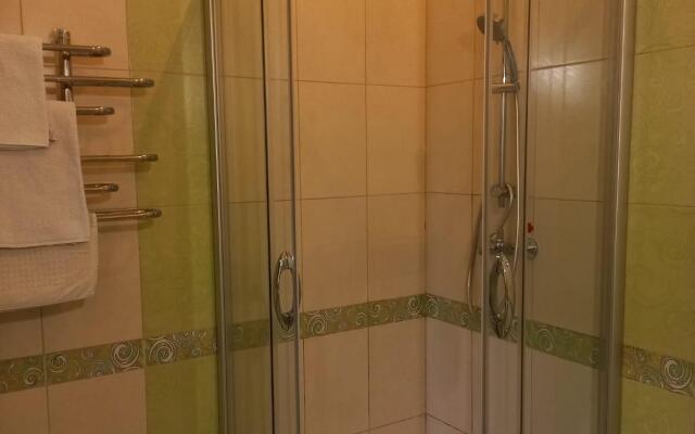 Анна и Король на Мирном переулке