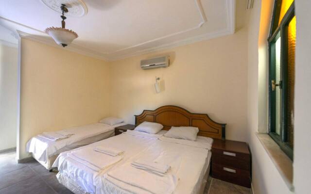 Kromer Garden Hotel