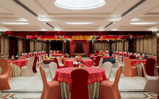 Grand Mercure Vadodara Surya Palace Hotel