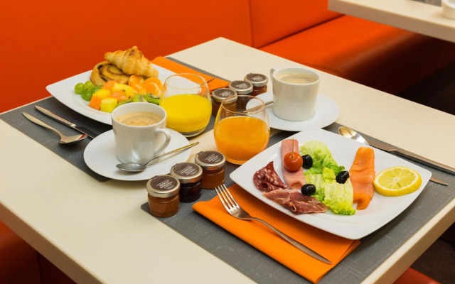 Hôtel Le Tourville by Inwood Hotels
