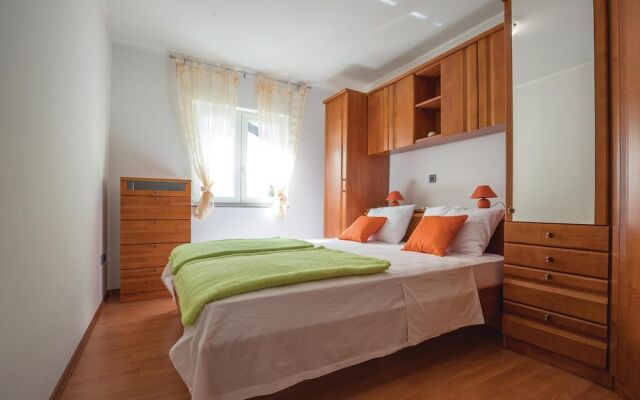 Beautiful Home in Ploce With Wifi and 2 Bedrooms