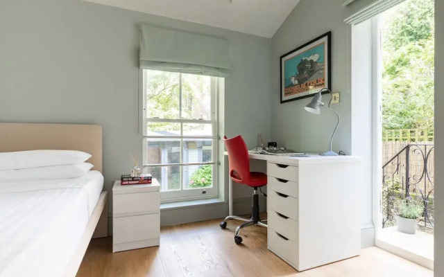 Nevern Square X by Onefinestay