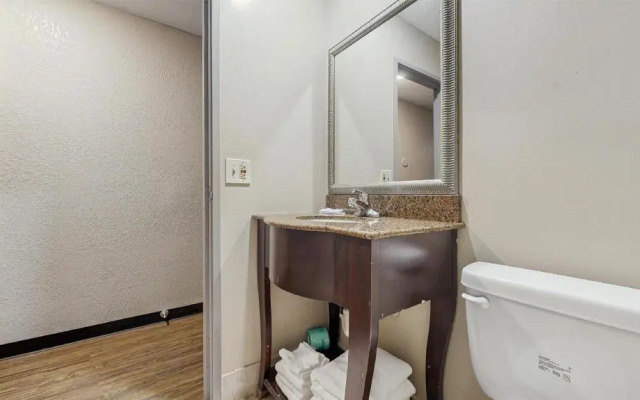 Red Lion Inn & Suites Olathe Kansas City