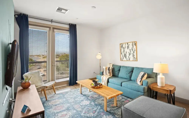 Modern Town Lake Penthouse by Cozysuites