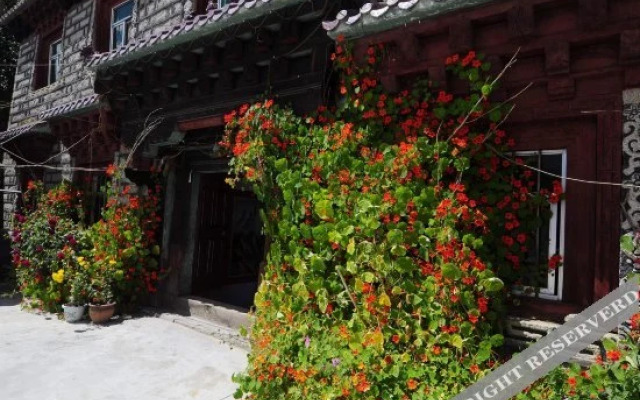 Zhuoma Renjia Youth Hostel