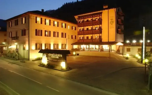 Hotel Carlone
