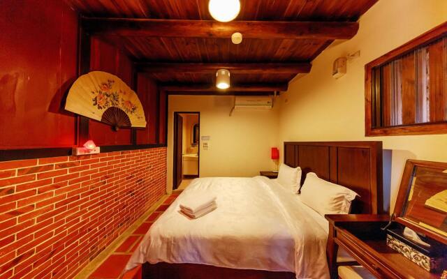 King Lam No 110 Bed & Breakfasts