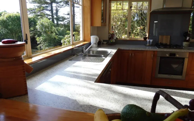 Hideaway Off Heta
