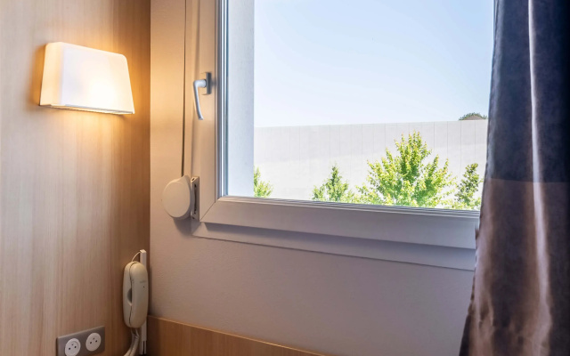 B&B HOTEL Saint-Etienne Monthieu