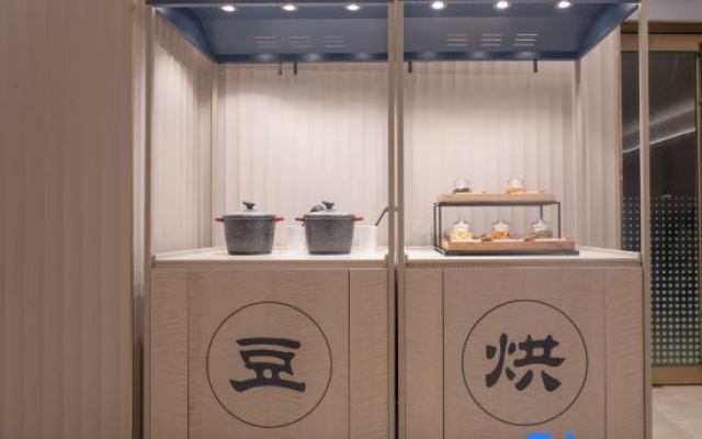 HanTing Hotel (Karamay Huijia Binhe Plaza)