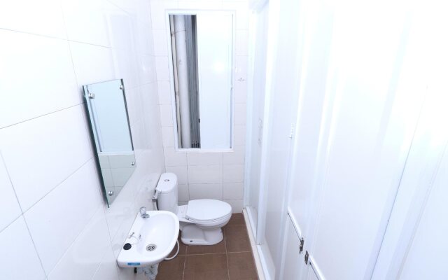 Kamar Keluarga Tanah Abang