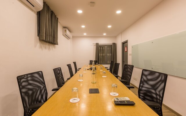 16 Square Luxury Suites & Boutique