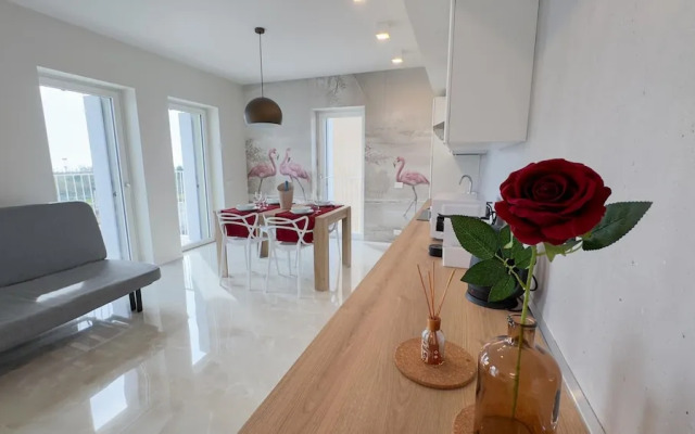 Seafront Modern Farmont Flamingo Suite