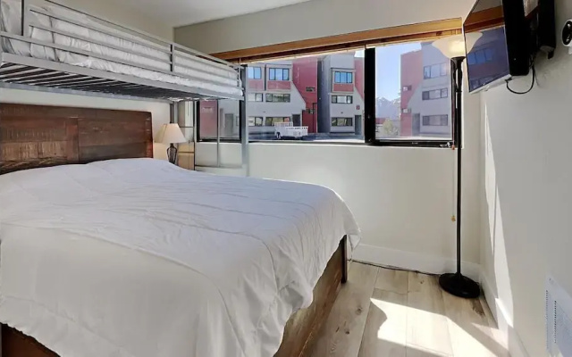 Slopeside Condo with Tree View