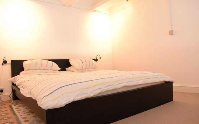 Spacious 2 Bedroom Apartment in Fulham