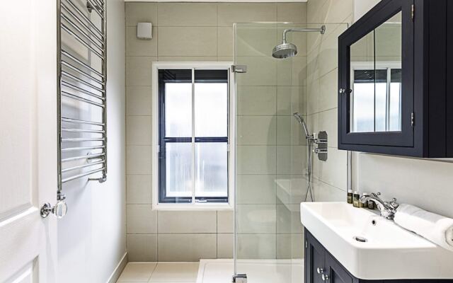 Gorgeous Roehampton Flat
