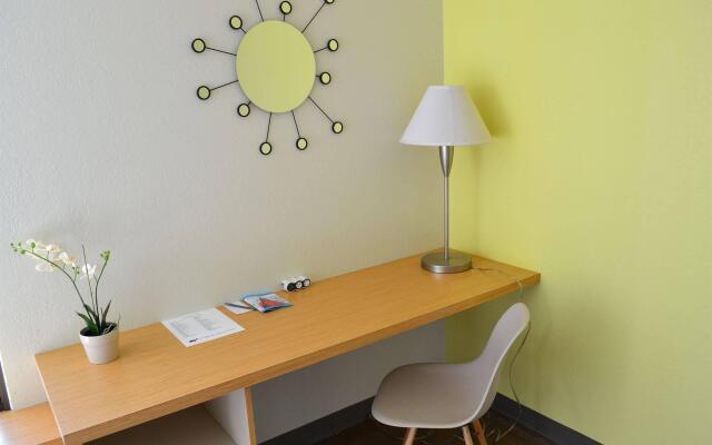 Days Inn Phoenix And Conference Center