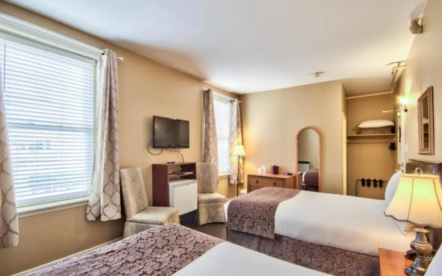 The Queen’s Cue, Stratford, A Tribute Portfolio Hotel