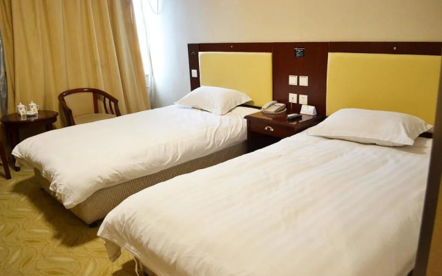 Super 8 Peony Square