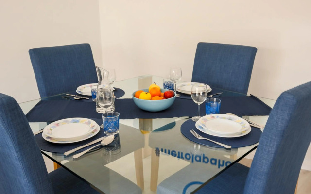 Metro Lapa House with sunny balcony and A/C