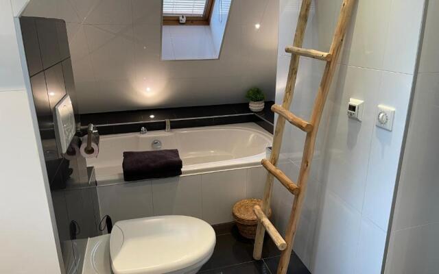 Exclusive villa AMS area