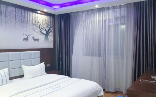 Zhaotong Paibai Hotel