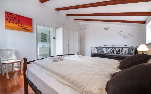 Villa Tanga near Rovinj with Pool