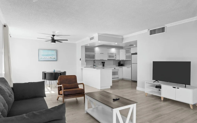 Bay Harbor Sunset Apt 5A