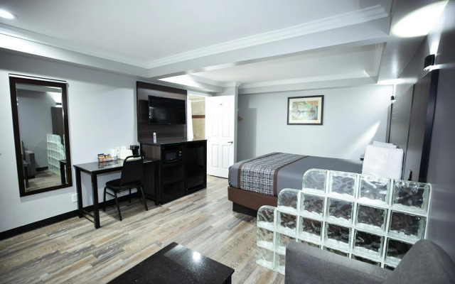 Rodeway Inn & Suites