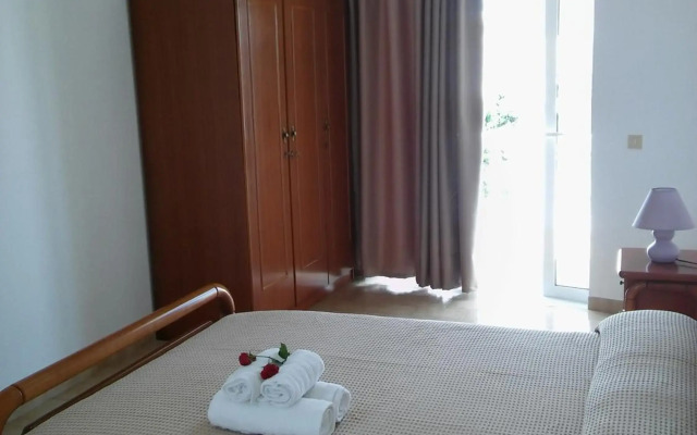 Maria Studios and Apartments