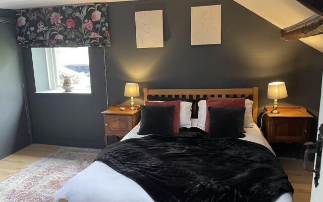 Stunning 2-bedroomed Cottage