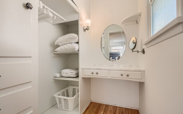 Signature KING 1BR In Top Beach Location (AB)