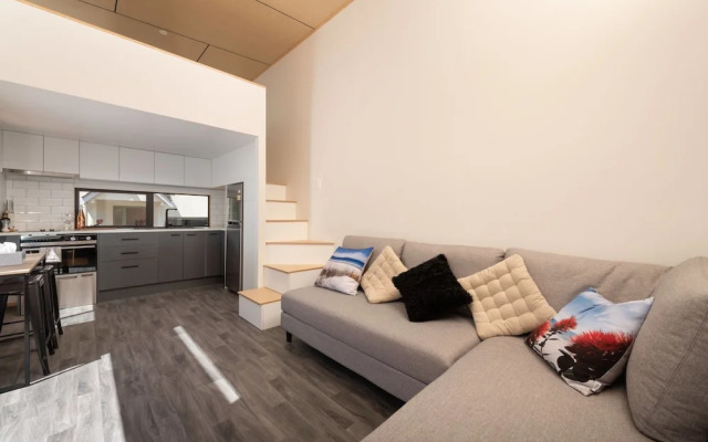 Toodle's Cozy Loft Hideaway