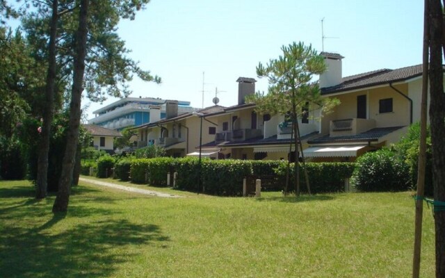 Holiday Home With Garden and Shared Pool