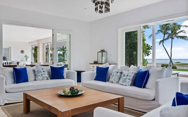 Oceanfront Golf Course Estate w Pool Guest House