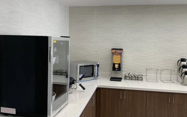 Comfort Inn & Suites