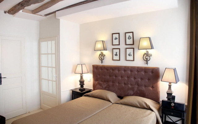 Hotel Saint-Louis en L'Isle - Notre-Dame