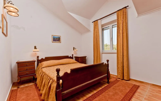 Barba Petra Dvori Apartments