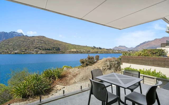 Residence du Lac by Staysouth