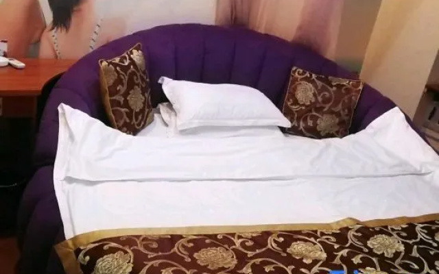 Yulin Colorful Theme Hotel