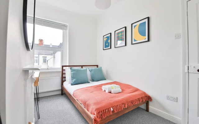Stunning 2 Bedroom Cardiff Bay House