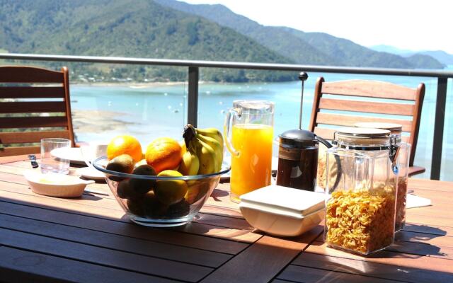 Okiwa Bay Lodge