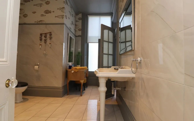 Ismay Billiard Room Apartment - Titanic Interest