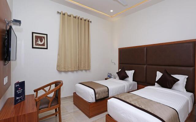 Capital O 10148 Hotel Paras Royale By Arn Group