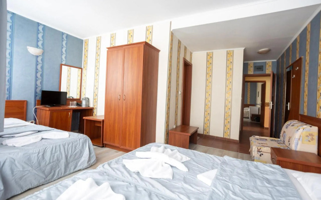 Lotos Hotel