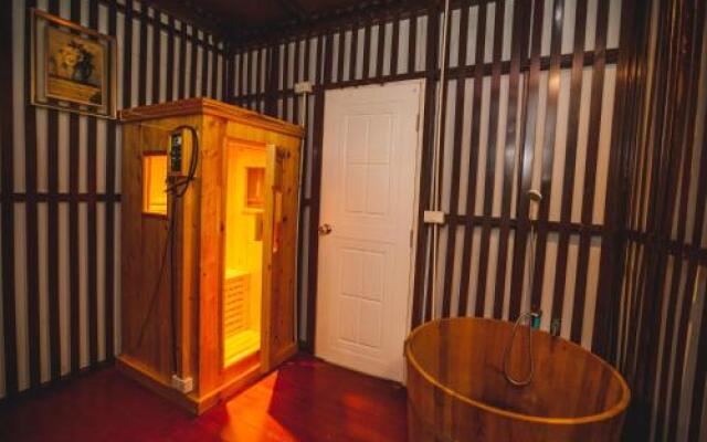 Ruan Rong Rong Resort & Spa