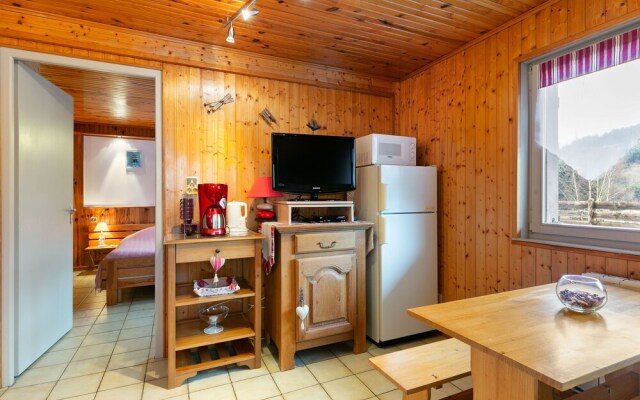 Cosy Apartment in Saulxures-sur-moselotte With Forest Nearby