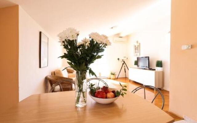 Apartment and Rooms Santini